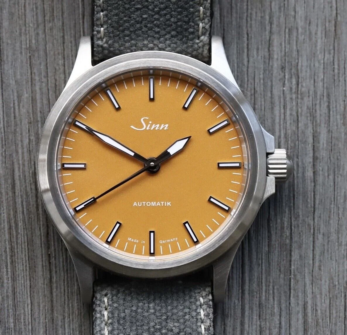 Sinn 556 Citrine Yellow 556.0114 - 2022 — WATCH VAULT